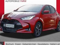 Neu Toyota Yaris Hybrid 116 PS (85 kW) 2025 Rot Limousine