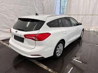 Gebraucht Ford Focus Cool & Connect 150 PS (110 kW) 2021 Frozen white Kombi