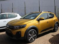 Neu Dacia Sandero Expression 110 PS (80 kW) 2026 Amber yellow Kleinwagen