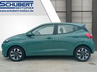 Gebraucht Hyundai i10 Trend 79 PS (58 kW) 2025 Mangrove green / mic Kleinwagen