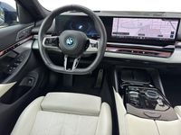 Gebraucht BMW i5 M Sport 250 kW (340 PS) 2024 Blau Kombi
