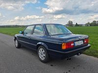 Second-hand BMW 320 129 CP (94 kW) 1987 Albastru Berlinǎ