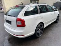 gebraucht Skoda Octavia Combi RS Navi/Xenon/PDC/8-fach/Sheft