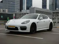 Gebraucht Porsche Panamera Turbo 519 PS (381 kW) 2013 Weiß Kleinwagen