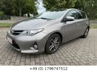 Gebraucht Toyota Auris Edition 124 PS (91 kW) 2015 Braun Limousine
