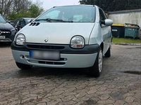 Second-hand Renault Twingo 58 CP (42 kW) 2004 Argintiu Hatchback