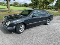 Gebraucht Mercedes E200 136 PS (100 kW) 1997 Schwarz Limousine