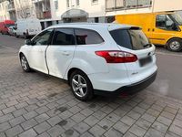 Gebraucht Ford Focus 2012 Weiß Limousine