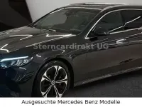 Gebraucht Mercedes E300 Avantgarde 313 PS (230 kW) 2025 Weiß Limousine