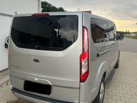 Gebraucht Ford Tourneo 170 PS (125 kW) 2017 Silber Van / Kleinbus