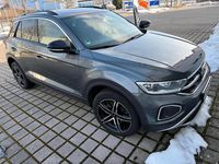 Gebraucht VW T-Roc 150 PS (110 kW) 2023 Grau SUV