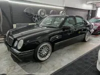Gebraucht Mercedes E280 Elegance 204 PS (150 kW) 1999 Schwarz Limousine