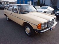 Gebraucht Mercedes 300 88 PS (64 kW) 1983 Gelb Limousine