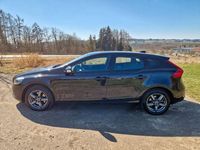 Gebraucht Volvo V40 Kinetic 120 PS (88 kW) 2015 Schwarz Limousine