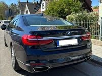 Second-hand BMW 730 265 CP (194 kW) 2016 Albastru Berlinǎ