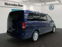 Gebraucht Mercedes V220 222 PS (163 kW) 2024 Blau Van / Kleinbus