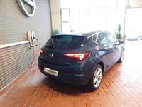Gebraucht Opel Astra Dynamic 125 PS (91 kW) 2016 Grün Limousine