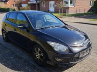 Gebraucht Hyundai i30 90 PS (66 kW) 2011 Schwarz Kleinwagen
