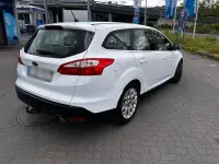 Gebraucht Ford Focus 140 PS (102 kW) 2014 Weiß Kombi