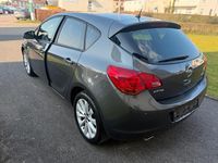 Gebraucht Opel Astra 140 PS (102 kW) 2012 Grau Limousine