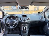 Gebraucht Ford Fiesta 60 PS (44 kW) 2012 Silber Kleinwagen