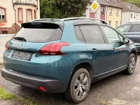 Gebraucht Peugeot 2008 Style 102 PS (75 kW) 2019 Grün SUV