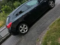 Gebraucht Opel Astra 110 PS (80 kW) 2011 Schwarz Kleinwagen