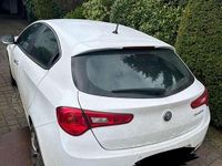 Gebraucht Alfa Romeo Giulietta Super 170 PS (125 kW) 2016 Weiß Kleinwagen