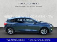 gebraucht Ford Focus Lim Cool & Connect*Navig*Tempo*Sitzhzg*PDC