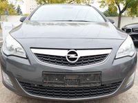 Gebraucht Opel Astra Design Edition 140 PS (102 kW) 2011 Grau Kombi