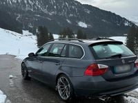 Gebraucht BMW 330 231 PS (169 kW) 2006 Grau Kombi