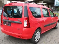 Używany Dacia Logan Lauréate 105 KM (77 kW) 2009 Czerwony Minivan