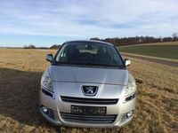 Gebraucht Peugeot 5008 Active 156 PS (114 kW) 2011 Silber Van / Kleinbus