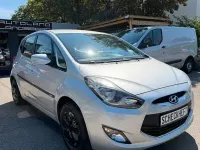 Gebraucht Hyundai ix20 Classic 90 PS (66 kW) 2012 Silber Kleinwagen