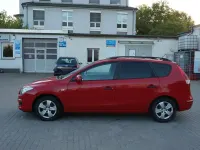 Gebraucht Hyundai i30 Edition 109 PS (80 kW) 2010 Rot Kombi