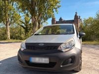 Usata Kia Rio 86 CV (63 kW) 2012 Argento Berlina