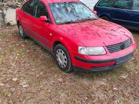 Gebraucht VW Passat 100 PS (73 kW) 1998 Rot Limousine