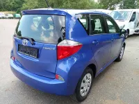 Gebraucht Toyota Verso-S Club 99 PS (72 kW) 2013 Blau Van / Kleinbus