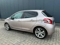 Gebraucht Peugeot 208 Allure 120 PS (88 kW) 2012 Violet Kleinwagen