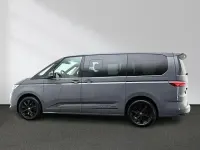 Second-hand VW Multivan Life 150 CP (110 kW) 2023 Gri Monovolum