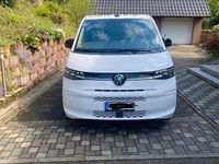 Second-hand VW Multivan Life 150 CP (110 kW) 2024 Alb Monovolum