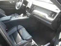 Neu Volvo XC60 Plus 250 PS (183 kW) 2026 Schwarz SUV