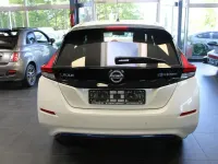 Gebraucht Nissan Leaf Tekna 110 kW (150 PS) 2019 Weiß Kleinwagen