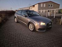 Gebraucht Audi A3 Attraction 125 PS (91 kW) 2016 Monsungrau metallic Kleinwagen
