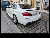 Gebraucht BMW 550 407 PS (299 kW) 2011 Weiß Limousine
