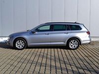 Gebraucht VW Passat 150 PS (110 kW) 2023 Pyritsilber metallic (metallic) Kombi