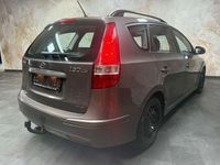 Gebraucht Hyundai i30 90 PS (66 kW) 2012 Braun Kombi