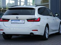 Gebraucht BMW 318 Shadowline 150 PS (110 kW) 2023 Weiss Kombi