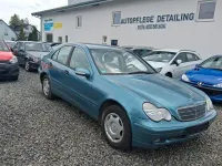 Gebraucht Mercedes C180 129 PS (94 kW) 2001 Blau Limousine
