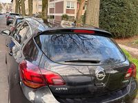 Second-hand Opel Astra 180 CP (132 kW) 2012 Negru Berlinǎ